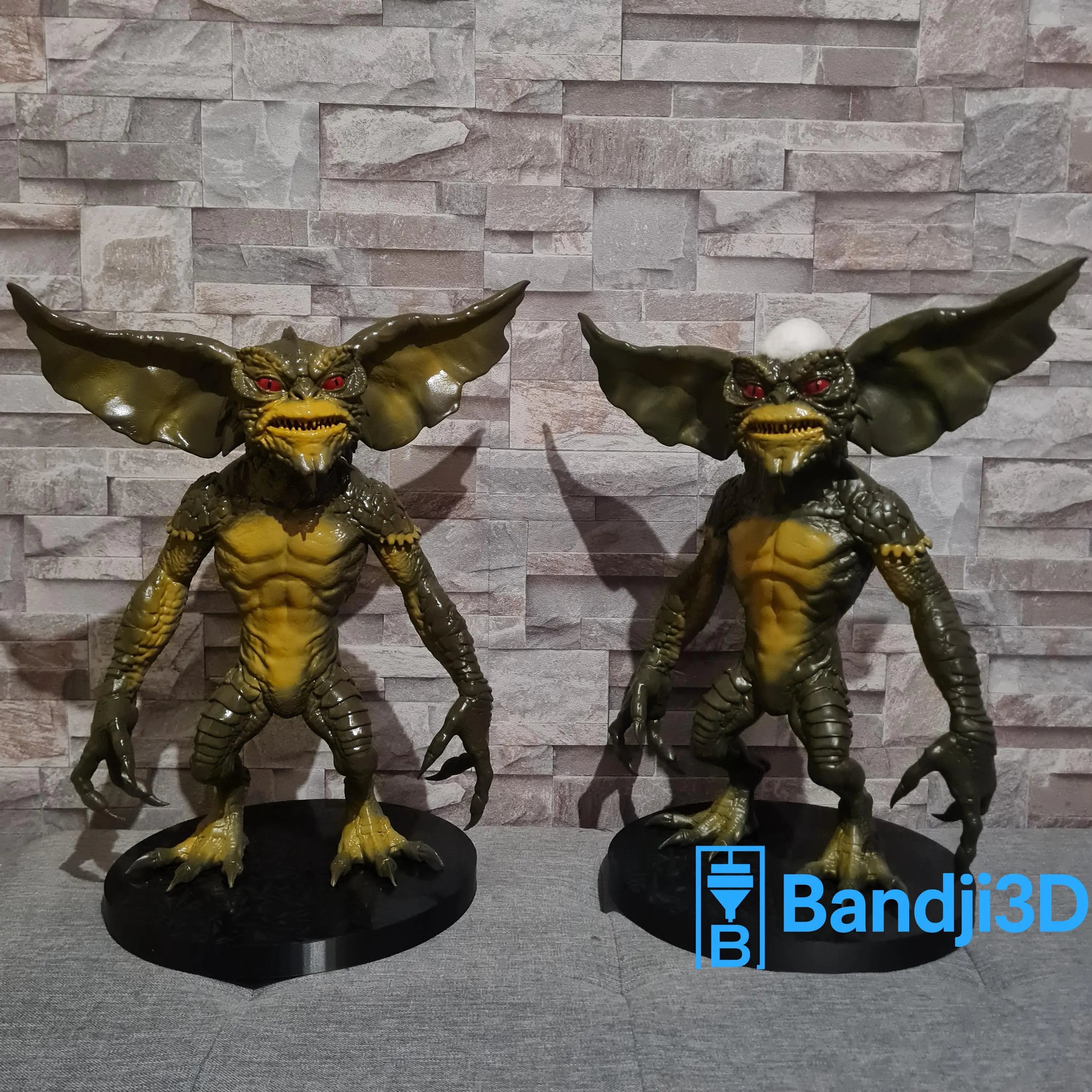 Figurine inspirée de l’univers Gremlins 44 cm – Sculpture cinéma en impression 3D peinte à la main – Déco artisanale unique