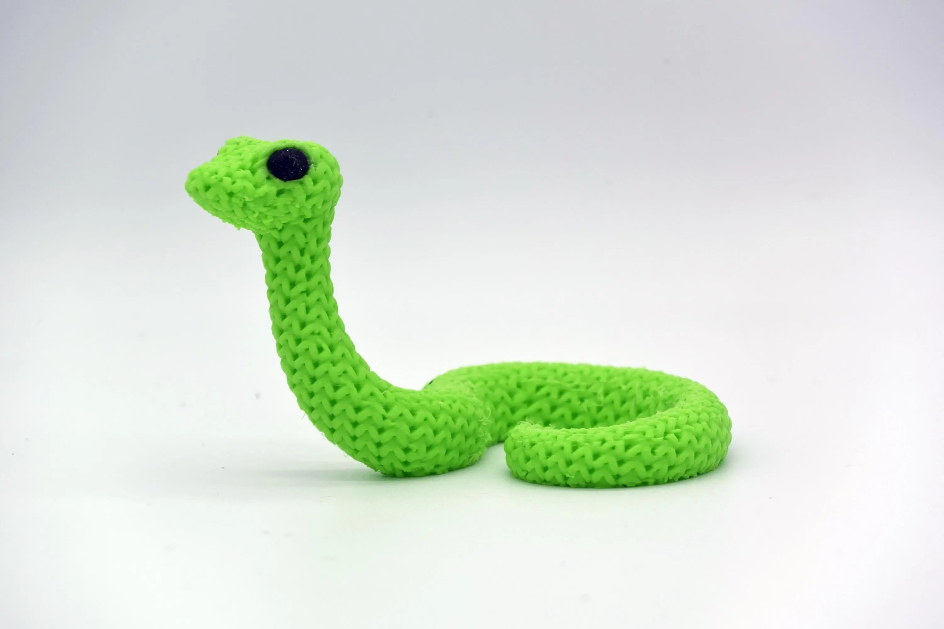 Figurine serpent tricot 3D • Sculpture artisanale • Déco exotique • 3 tailles et 14 couleurs