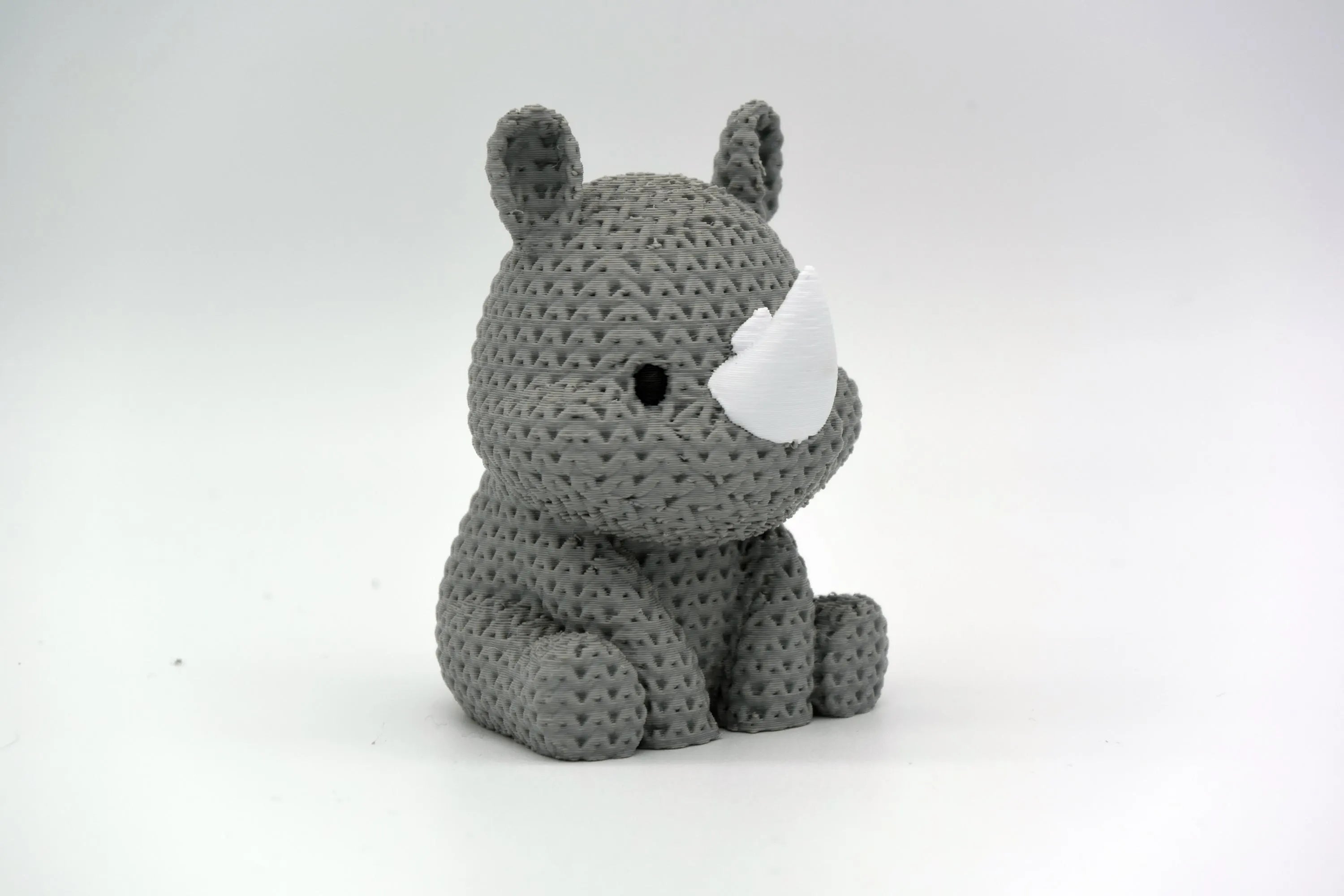 Figurine rhinocéros tricot 3D • Sculpture artisanale exotique • Déco originale • 3 tailles et 14 couleurs