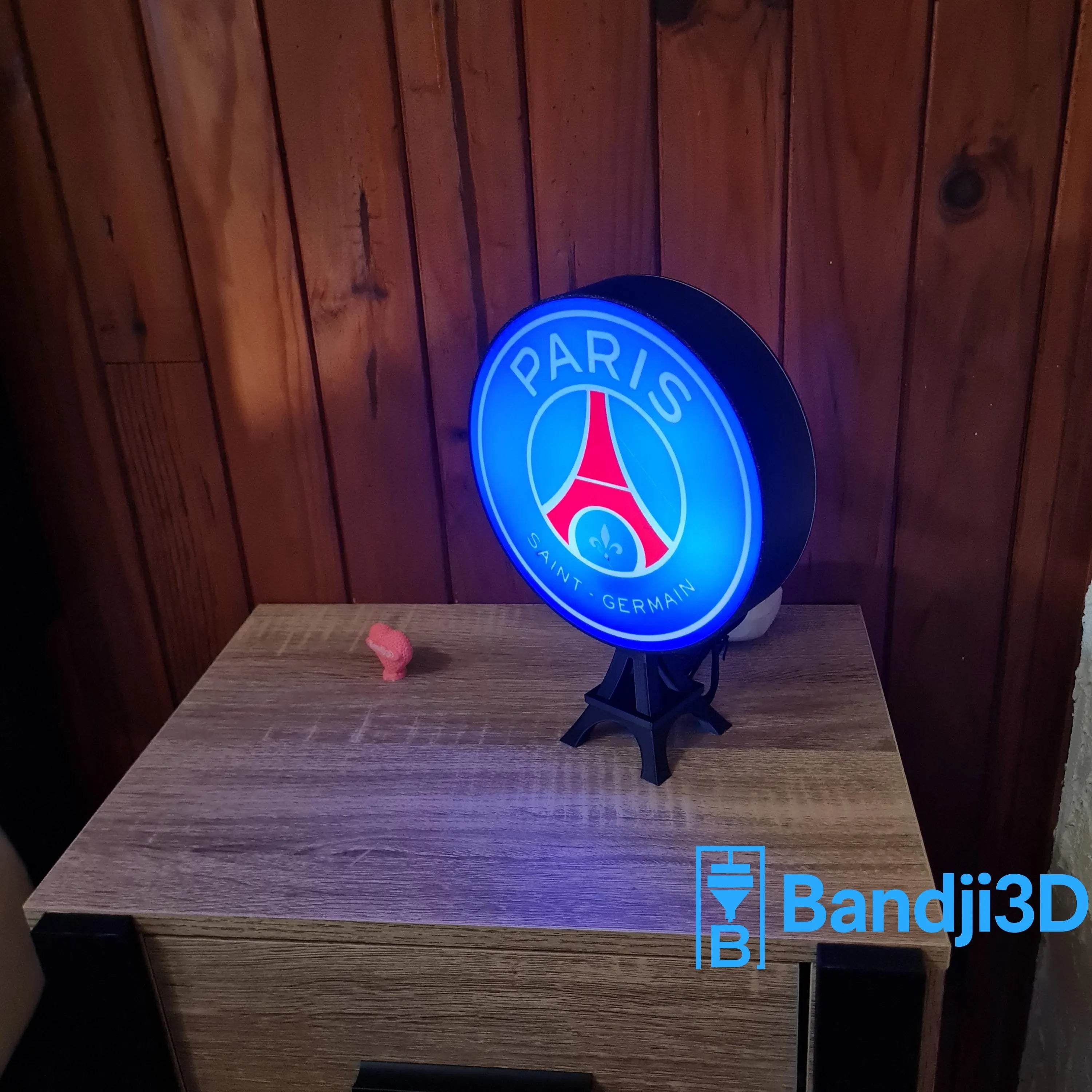 Logo lumineux LED personnalisable PSG – Télécommande & Application smartphone – Déco gaming room, bureau, bar ou cadeau unique