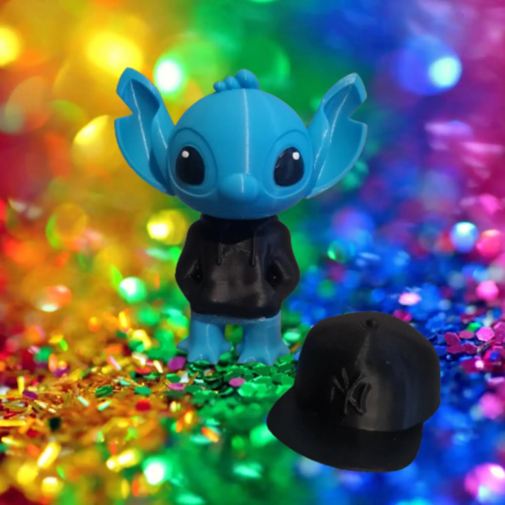 Figurine inspirée de l’univers Stitch Streetwear – Hoodie + Casquette – Personnalisable (13 cm / 24 cm) Impression 3D