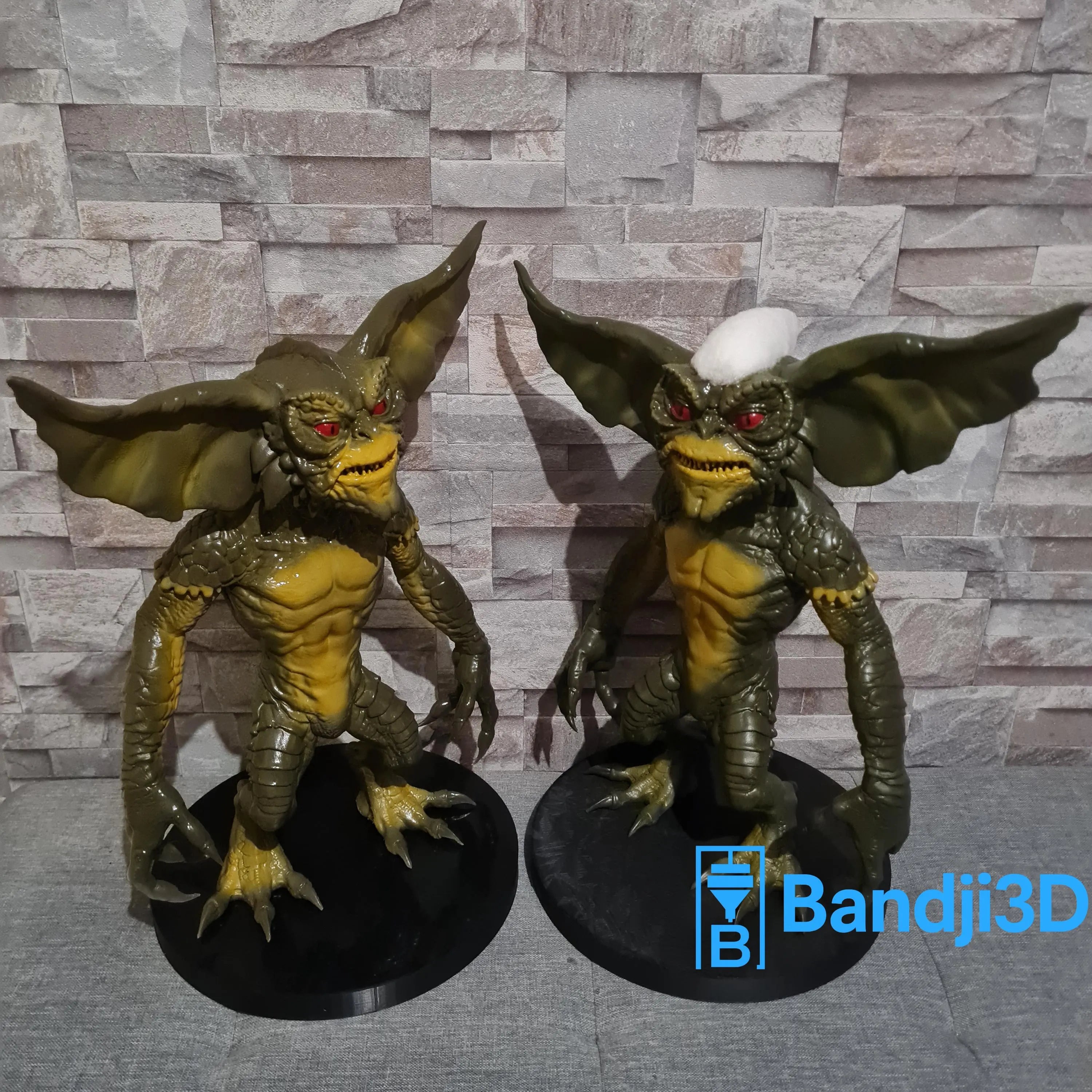Figurine inspirée de l’univers Gremlins 44 cm – Sculpture cinéma en impression 3D peinte à la main – Déco artisanale unique