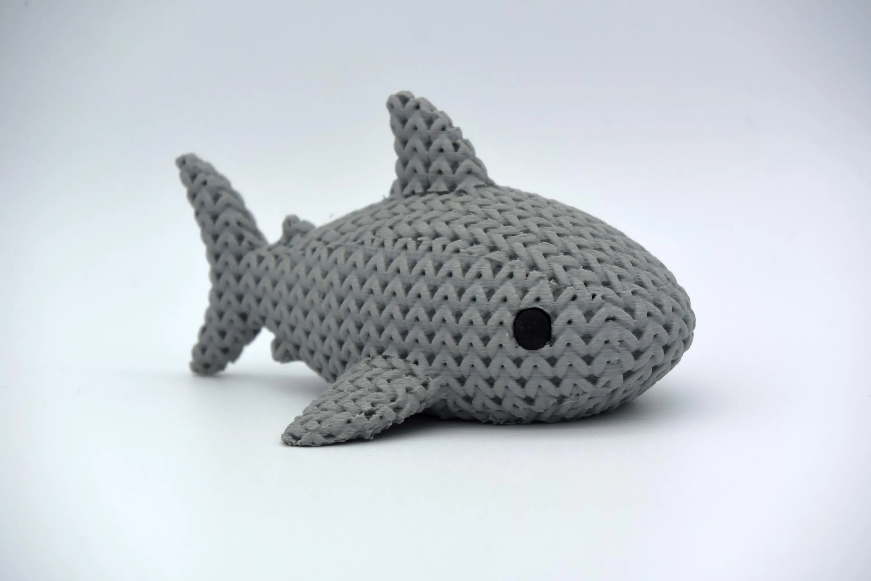 Figurine requin tricot 3D • Sculpture marine artisanale • Cadeau original • 3 tailles et 14 couleurs