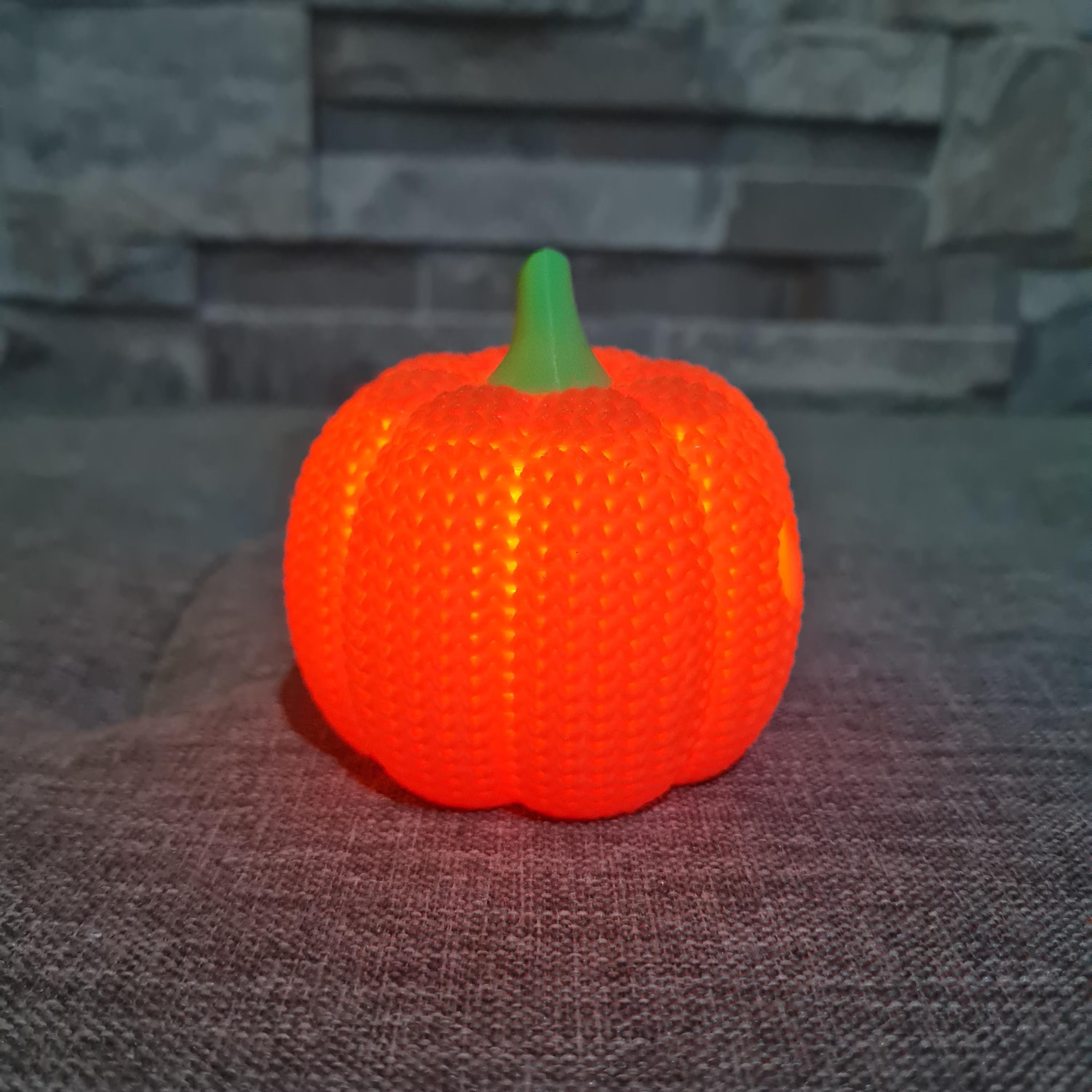 Décoration Halloween – Citrouille effet tricot – Impression 3D avec bougie LED