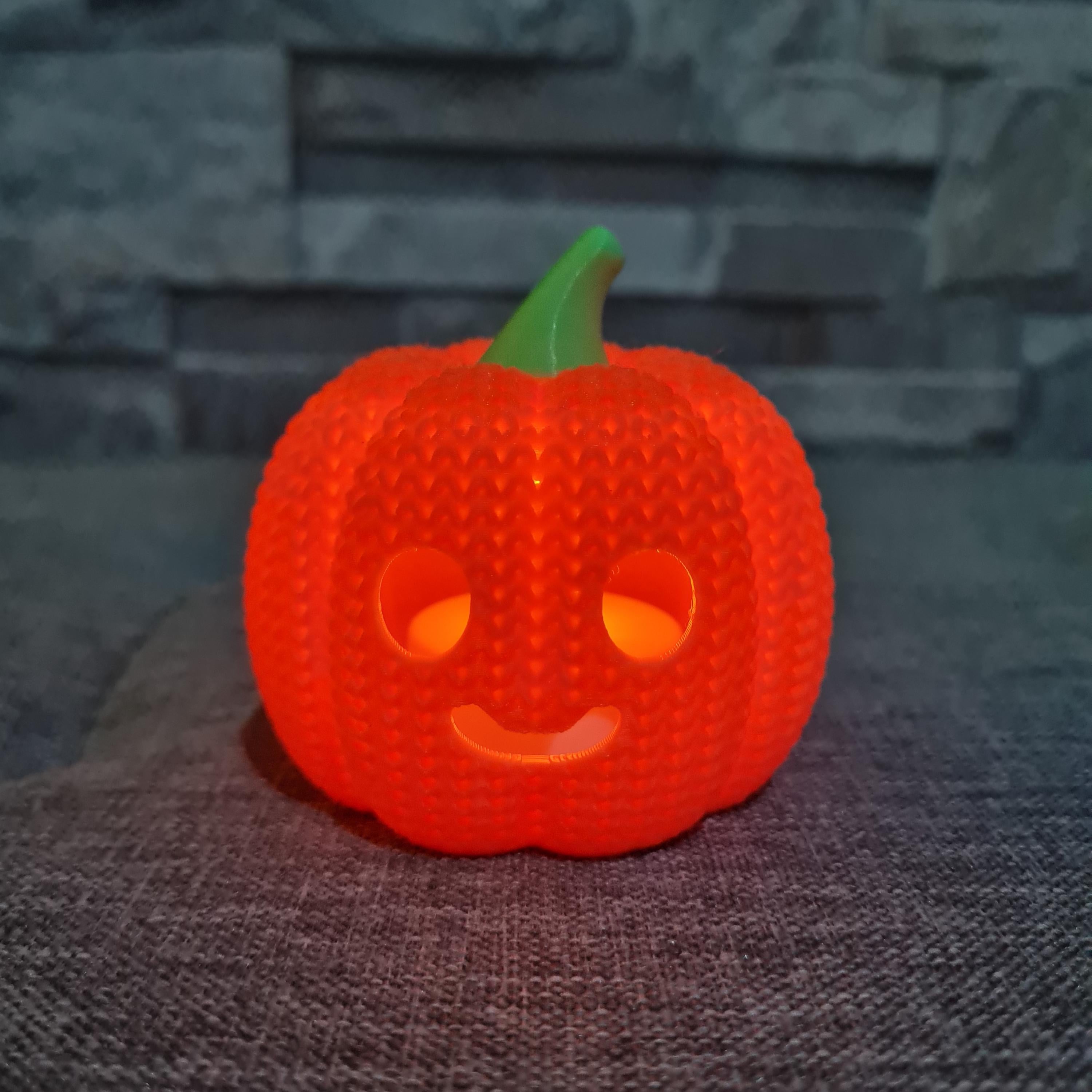 Décoration Halloween – Citrouille effet tricot – Impression 3D avec bougie LED
