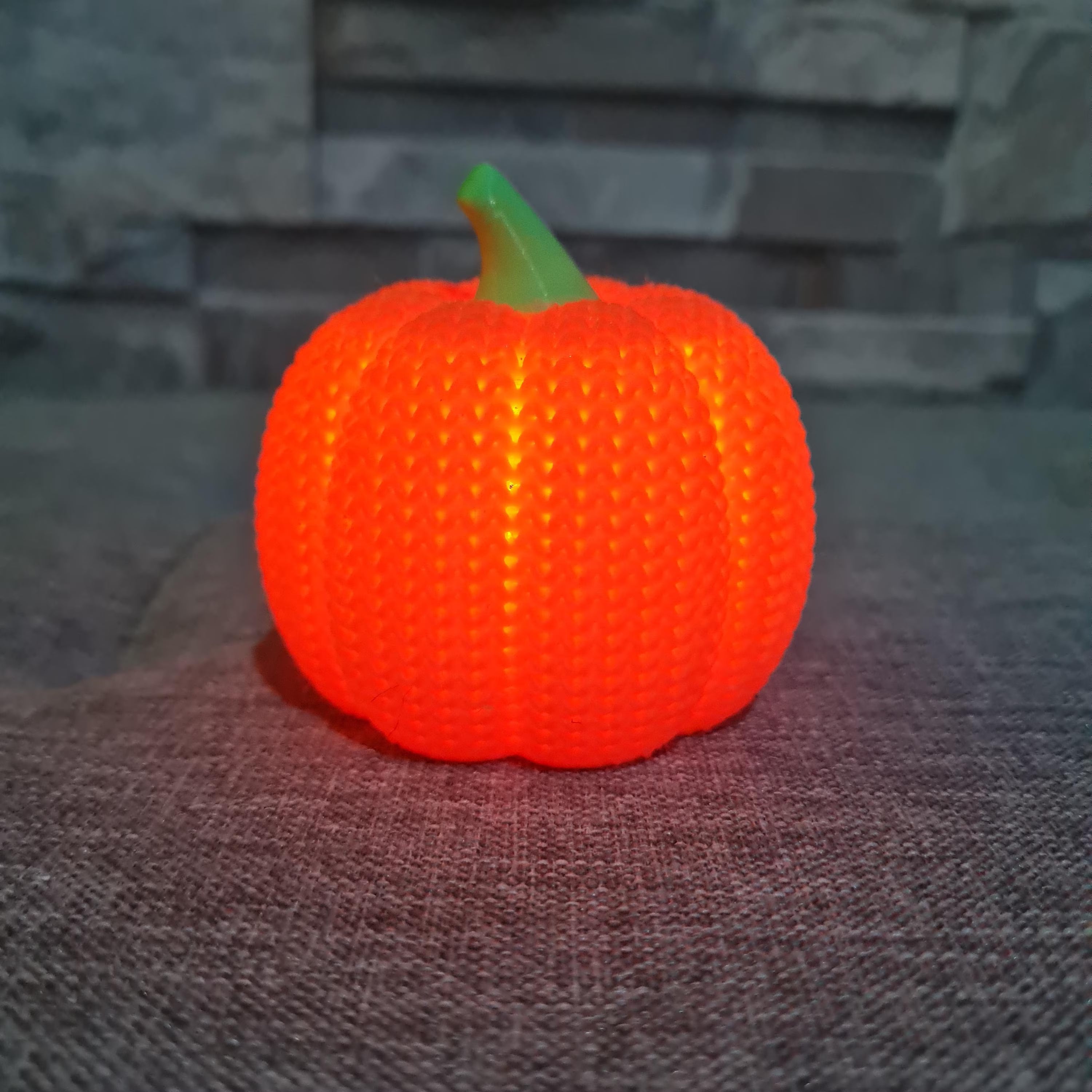 Décoration Halloween – Citrouille effet tricot – Impression 3D avec bougie LED