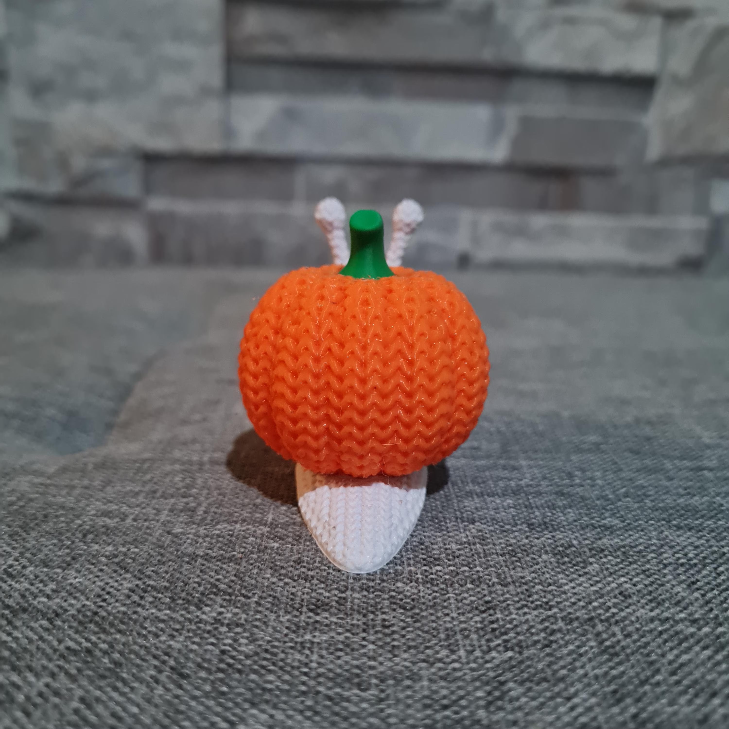 Figurine Escargot mignon – Citrouille tricot Halloween – Déco automne 3D