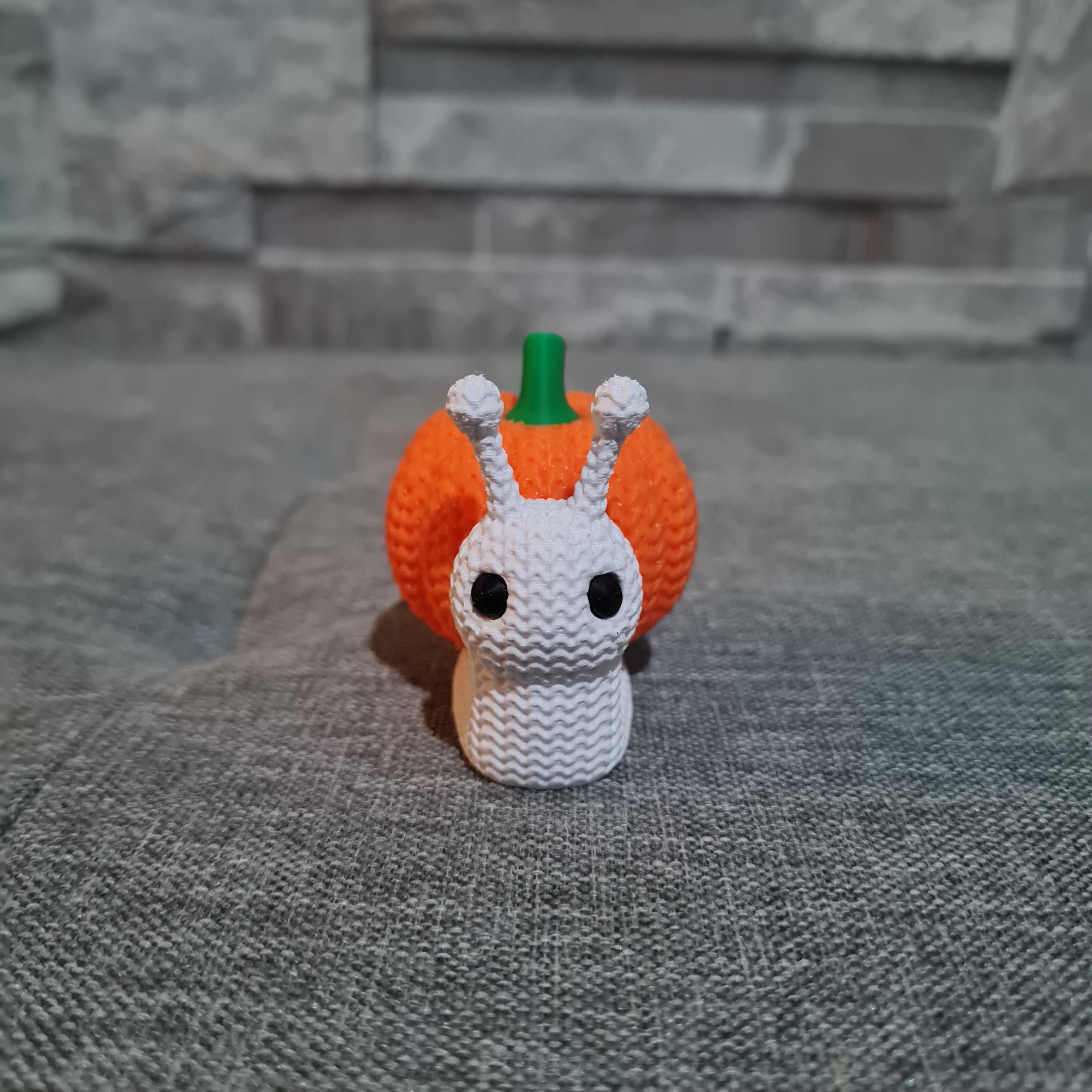 Figurine Escargot mignon – Citrouille tricot Halloween – Déco automne 3D