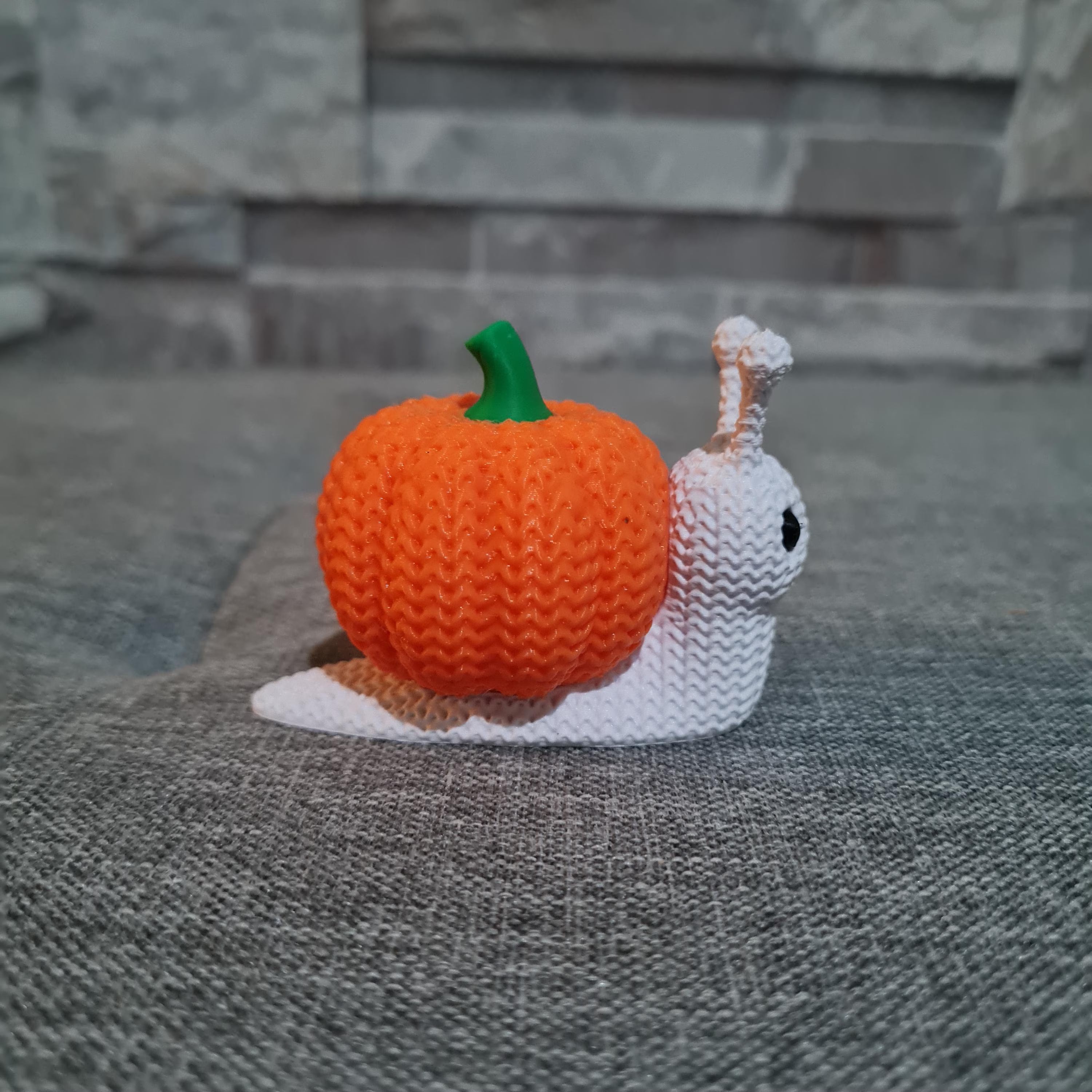 Figurine Escargot mignon – Citrouille tricot Halloween – Déco automne 3D