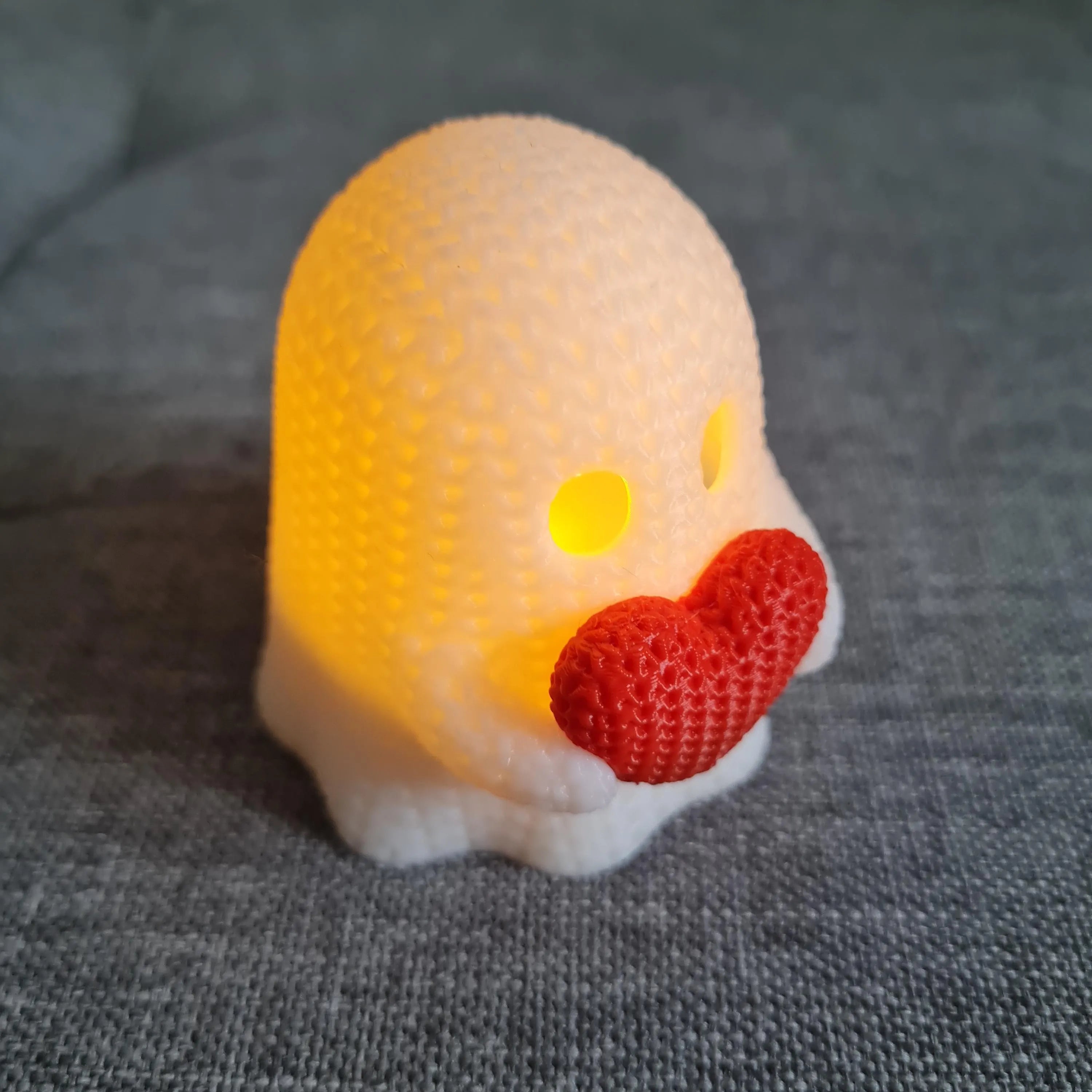Fantôme effet tricot avec cœur – Photophore Halloween / Saint-Valentin – Impression 3D