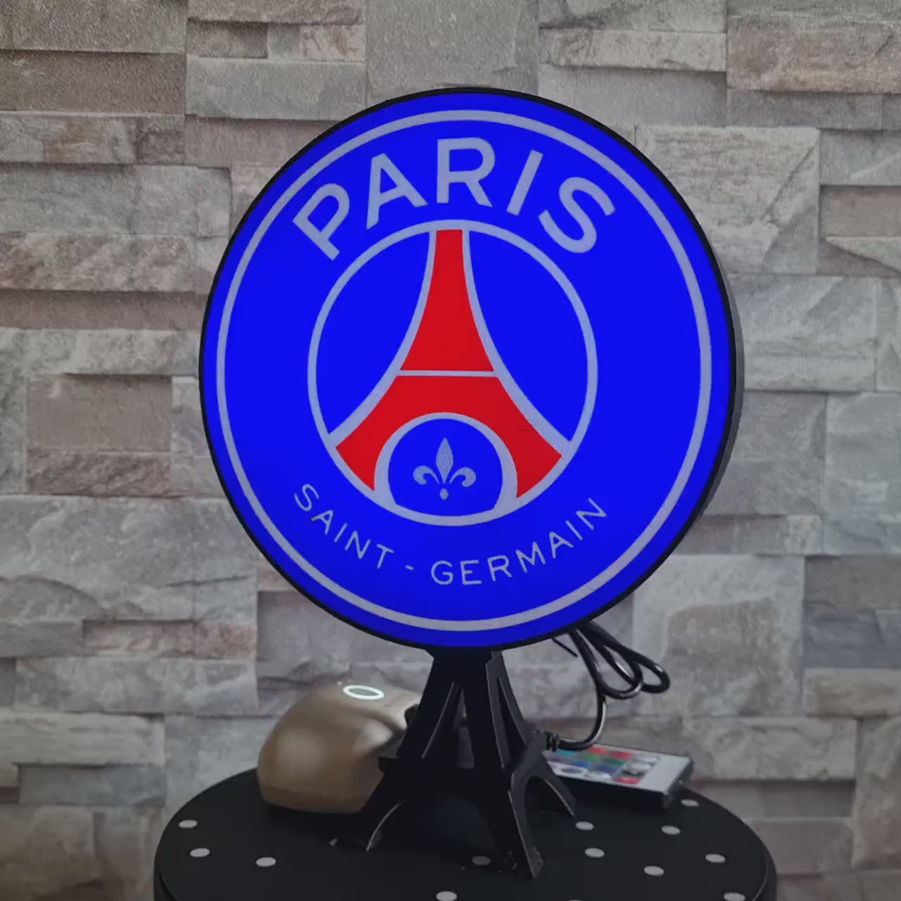 Logo lumineux LED personnalisable PSG – Télécommande & Application smartphone – Déco gaming room, bureau, bar ou cadeau unique