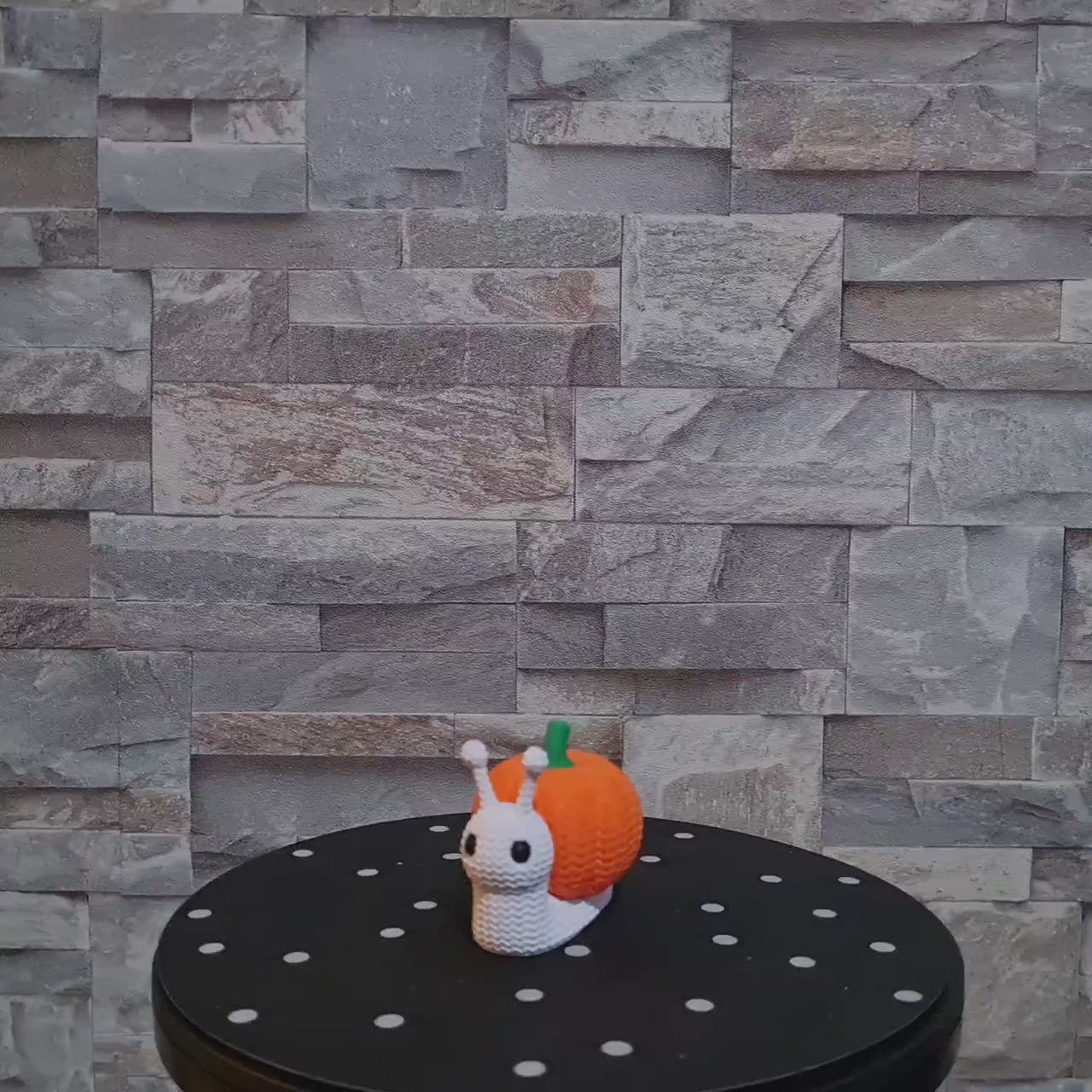 Figurine Escargot mignon – Citrouille tricot Halloween – Déco automne 3D