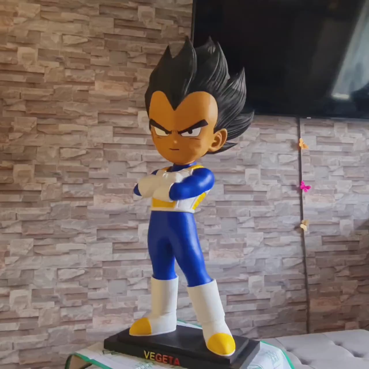 Statue inspirée de l’univers Vegeta 1m10 – Figurine géante style Dragon Ball – Décoration Anime – Impression 3D artisanale – Personnalisable