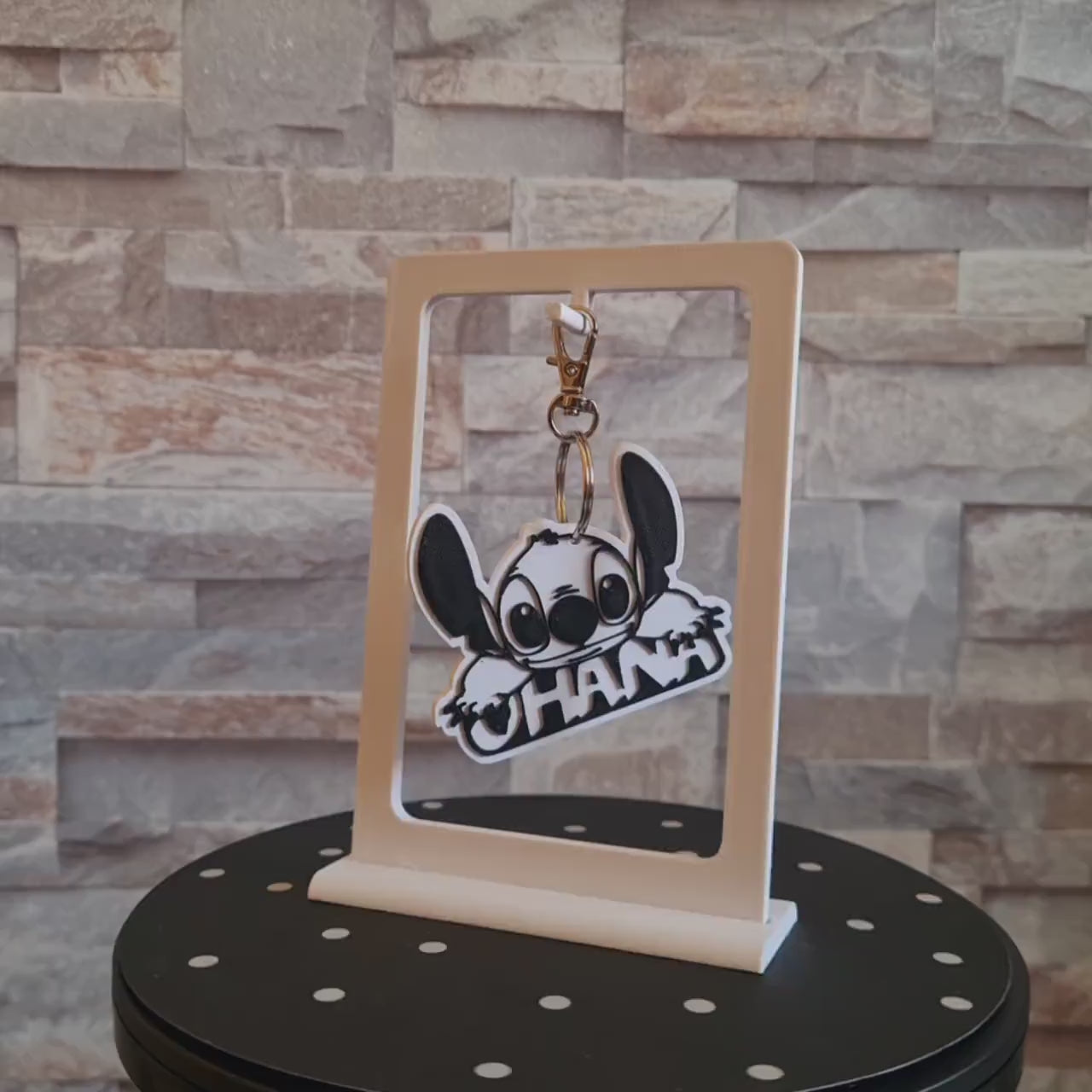 Porte-clés Stitch personnalisé – Accessoire mignon avec prénom gravé – Cadeau fan Disney